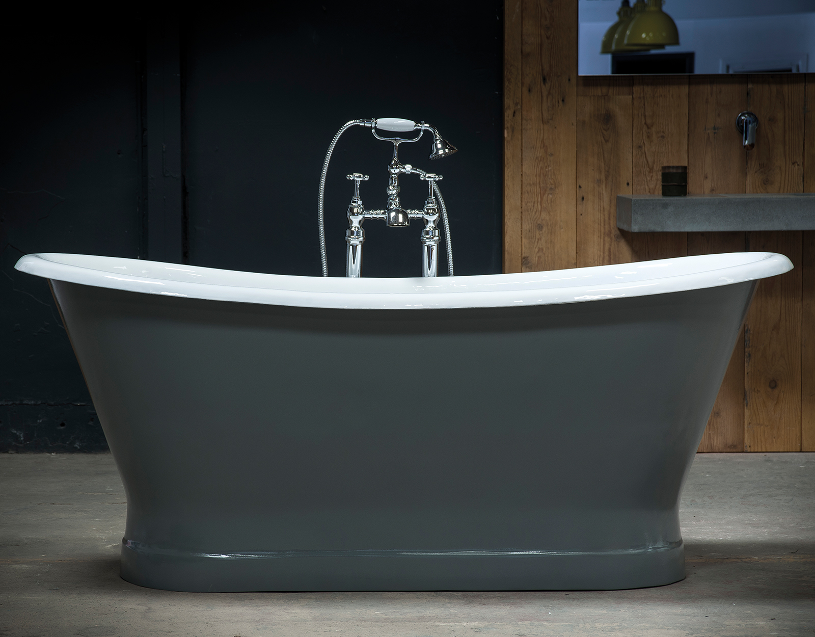 The lyon cast iron rolltop bath